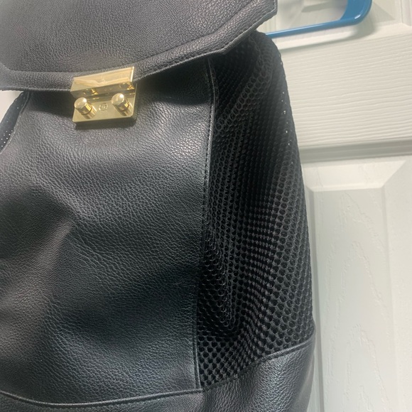 Backpack - Picture 2 of 6